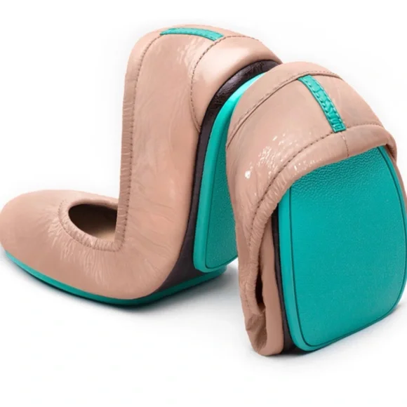 š„æ GUC Blush Patent Tieks š„æ - Picture 1 of 10